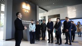 亿万先生MR集团金海丰先生做外商企业做解说决